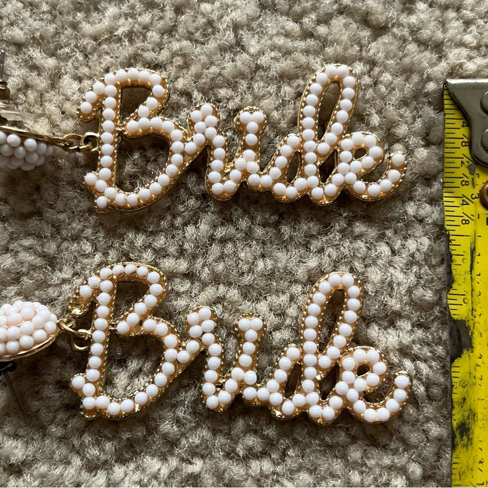 Charming Bride Earrings - Picture 4 of 4